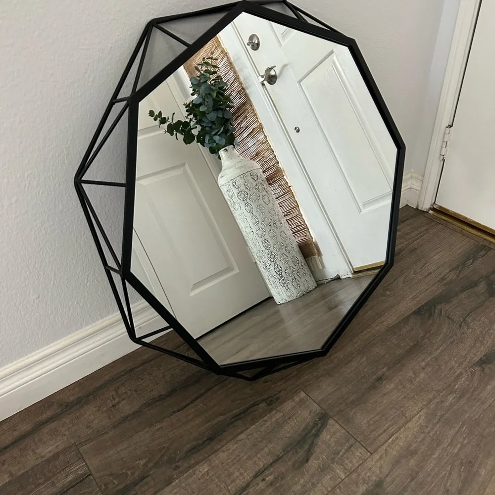 Black mirror